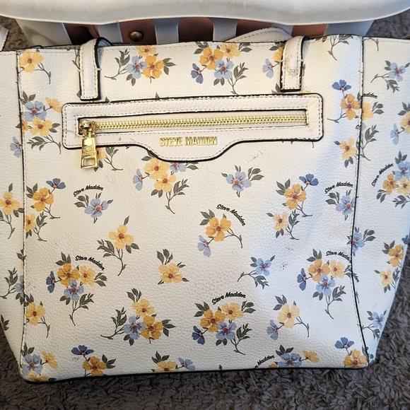 Steve Madden floral purse - Picture 1 of 3